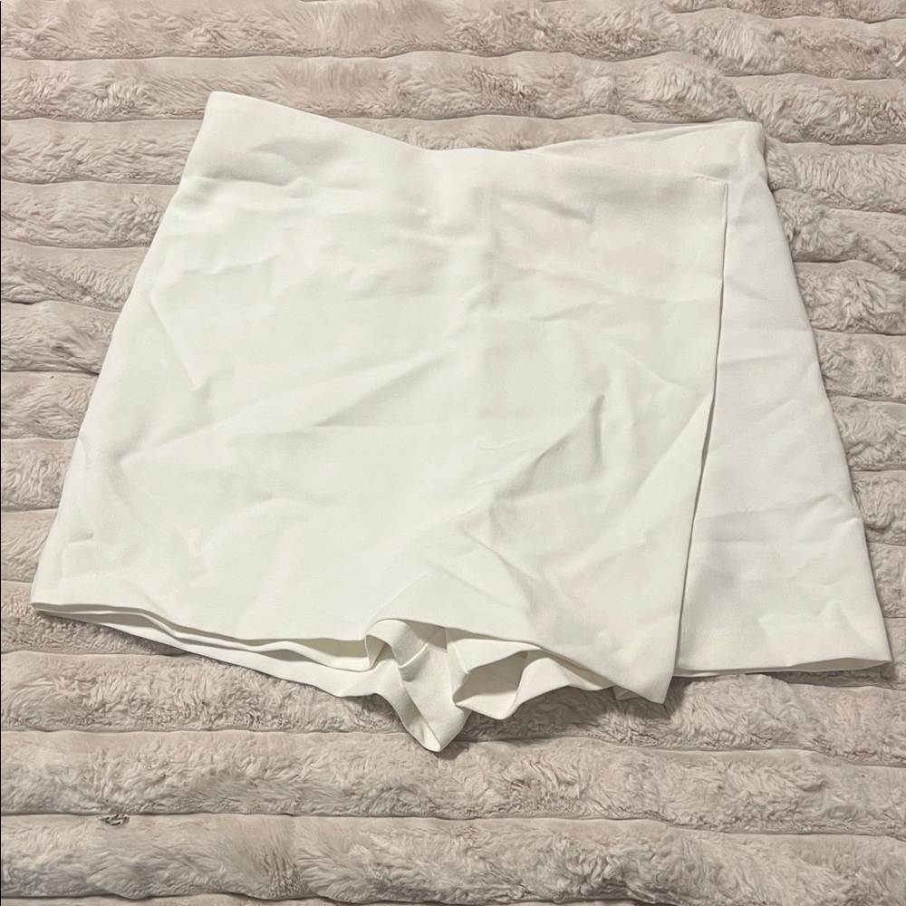 Skies Are Blue White Women's Skorts